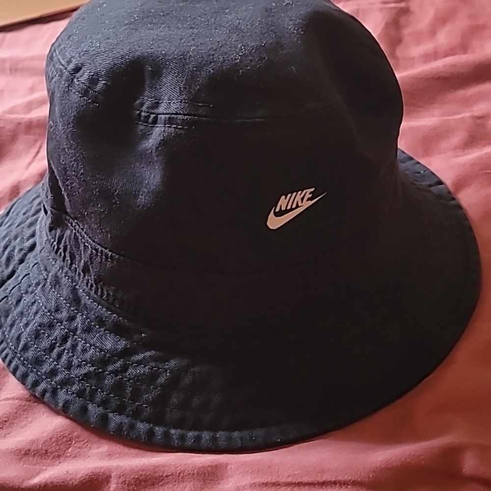 Nike bucket hat
